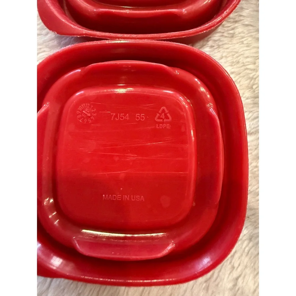 Rubbermaid Replacement Lids Set of 4 Square Red Navy Blue 7J54 Made in USA